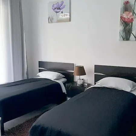 Апартаменты Spacious Depiro Слима
