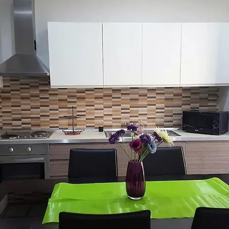 דירה Spacious Depiro